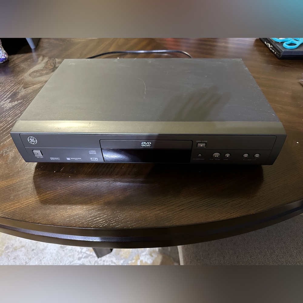 GE 1106P-B Digital Video Disc DVD Player GE1106P-B **No Remote** Works Great!